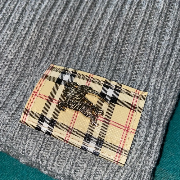 Hat/Scarf Set (PLEASE READ) - Picture 2 of 3